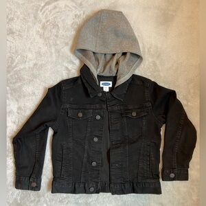 Old Navy boys jean trucker jacket with hood. Size medium, 8.